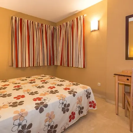 El Beril アパート *